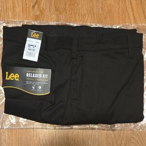 Lee Size 38x32 NWT Comfort Stretch Total Freedom Black Relaxed Fit Dress Pants